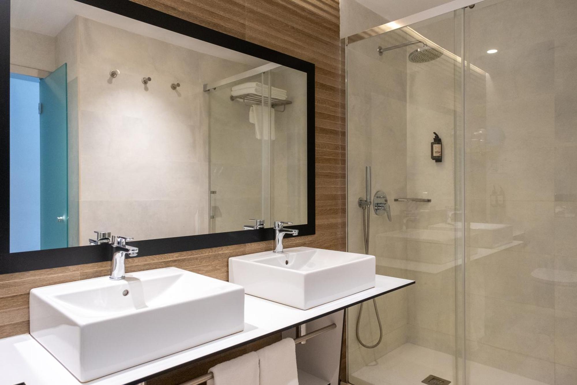 Cooee Hotel 4*